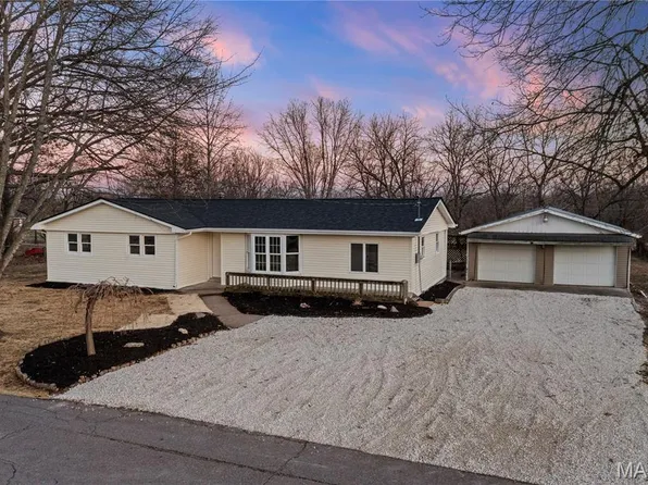 801 Halifax Rd, Holts Summit, MO 65043