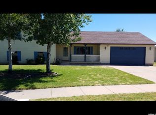 1187 W 2600 N, Clinton, UT 84015