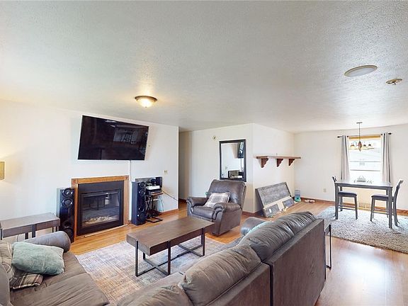 5th image of 2435 Crescent Dr