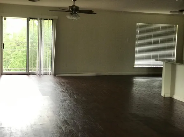 8601 Jacksboro Hwy APT 3, Lakeside, TX 76135