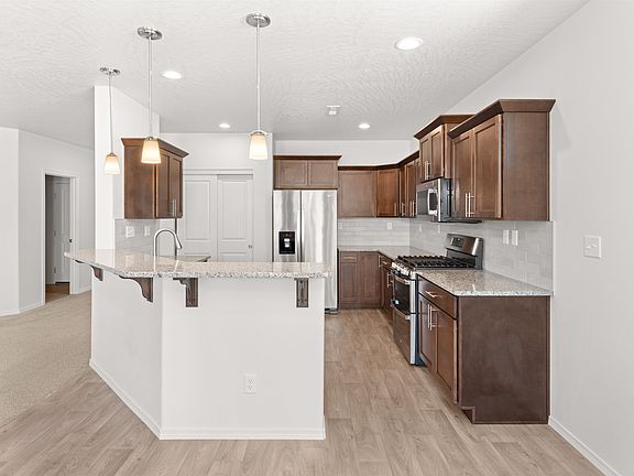 4th image of 205 S Lawson St