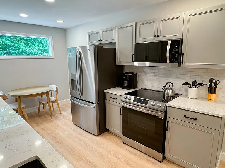 Lenox Park Dr — Photo 3