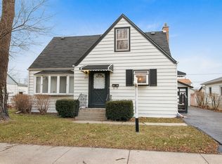 215 Hereford Dr, Steger, IL