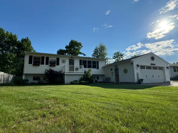47 Rotherdale Road, Brewer, ME 04412