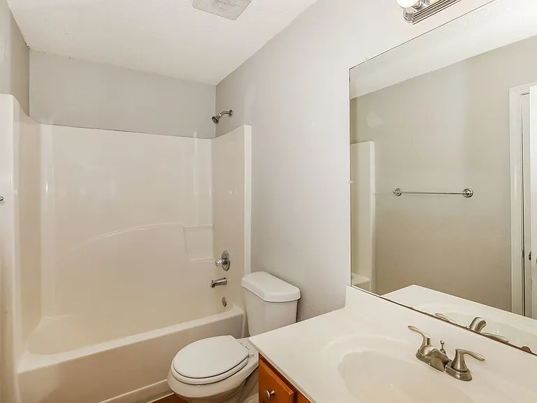 409 Mazley Dr — Photo 16