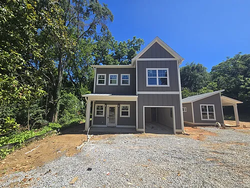 1447 E Broad Photo 1