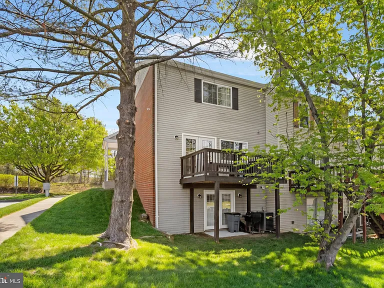 98 Courtland Woods Cir — Photo 21