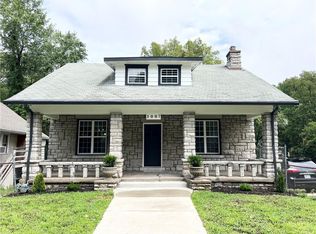 3007 Parkwood Blvd, Kansas City, KS 66104