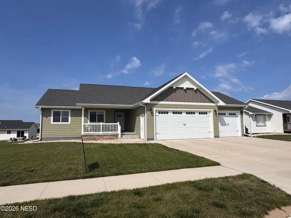 1633 NW 5th St, Watertown, SD 57201