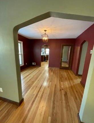 5th image of 8142 Victoria Dr