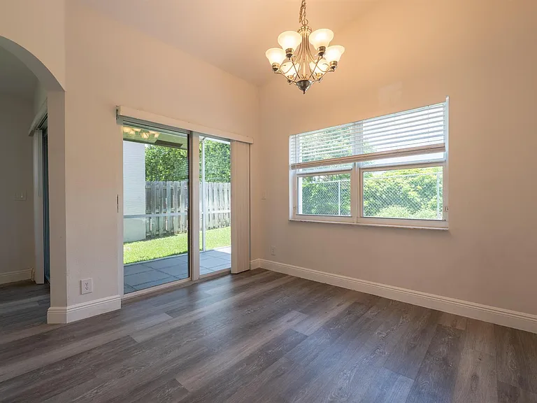 10651 Buttonwood Lake Dr — Photo 10