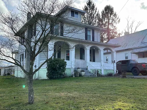 20 South St, Masontown, WV 26542