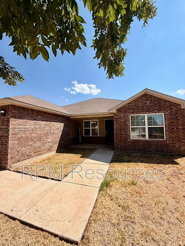 3 bed, 1.5 bath, 1653 sqft, $1,595 — Photo 3