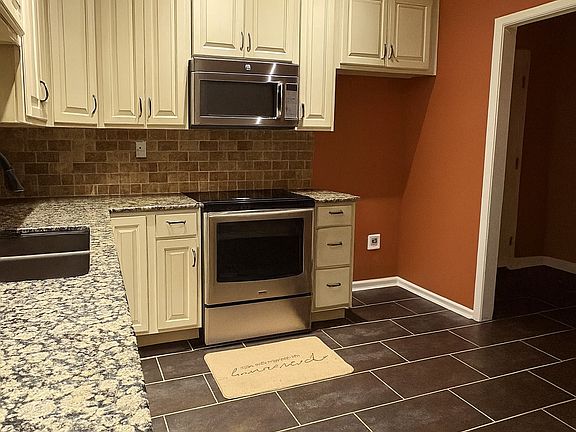 2nd image of 14900 Marlbank Pl