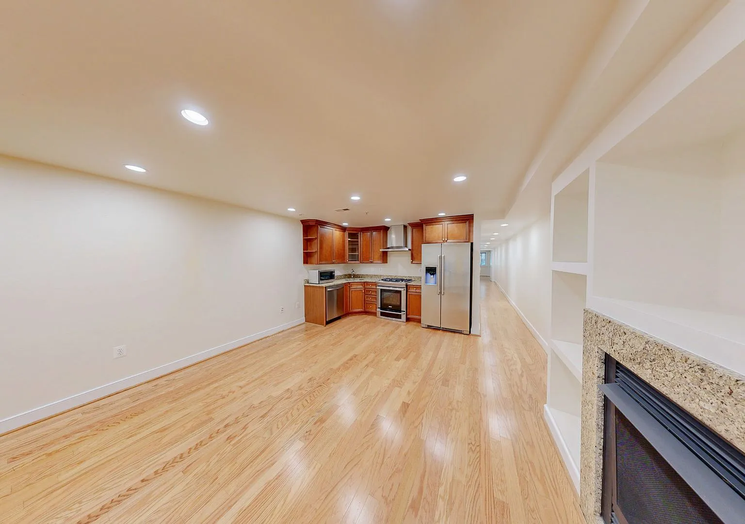Updated 2 + 2 Condo In Columbia Heights — Photo 4