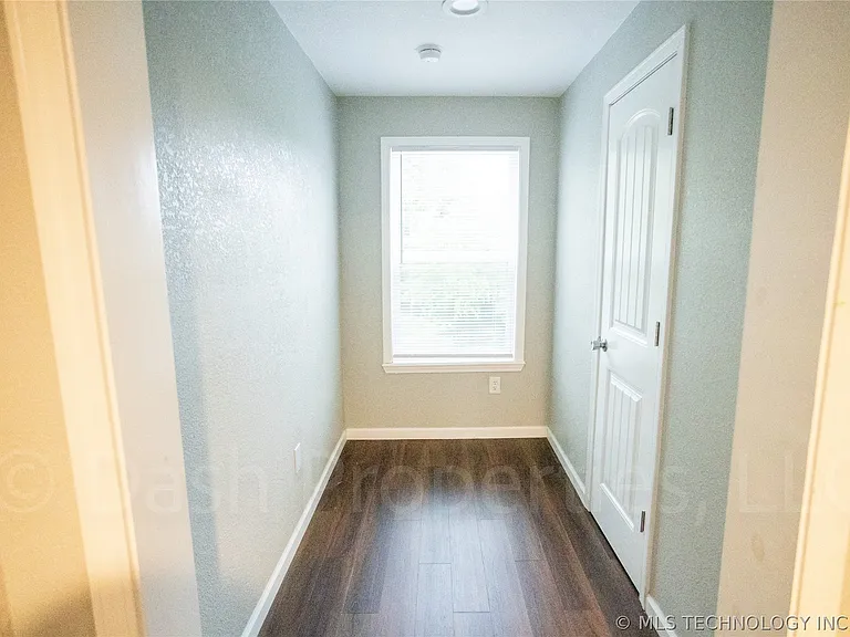 821 S Quaker Ave — Photo 71