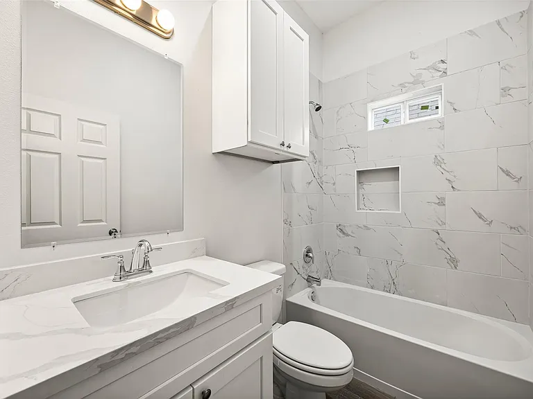 1550 A&b Lombardy St — Photo 12