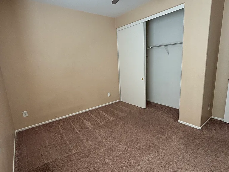 4417 Lakeview Ct — Photo 20