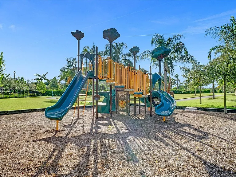 4764 Eucalyptus Dr — Photo 66