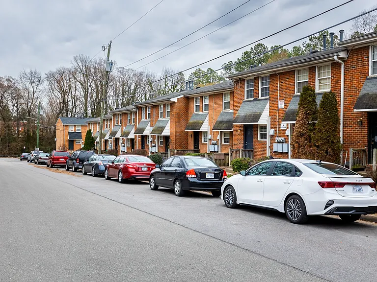 Graystoneplace Apartments — Photo 1
