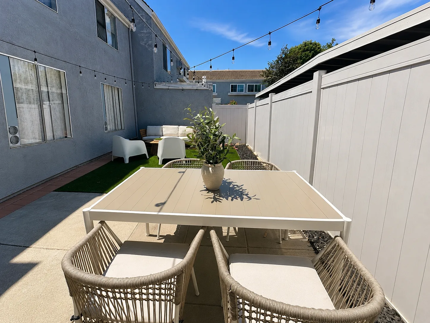 3 bed, 1084 sqft, $6,750 — Photo 3