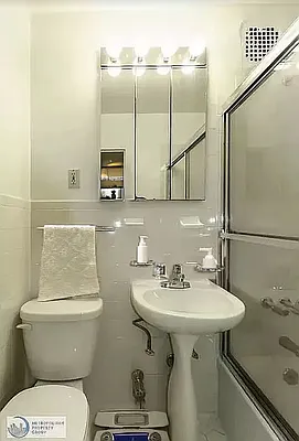 Rented by Metropolitan Property Group | media 4