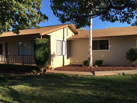 4th image of 990 Sierra View Cir
