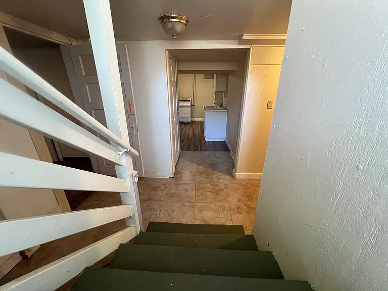 11 Aldeah Ave #C — Photo 2