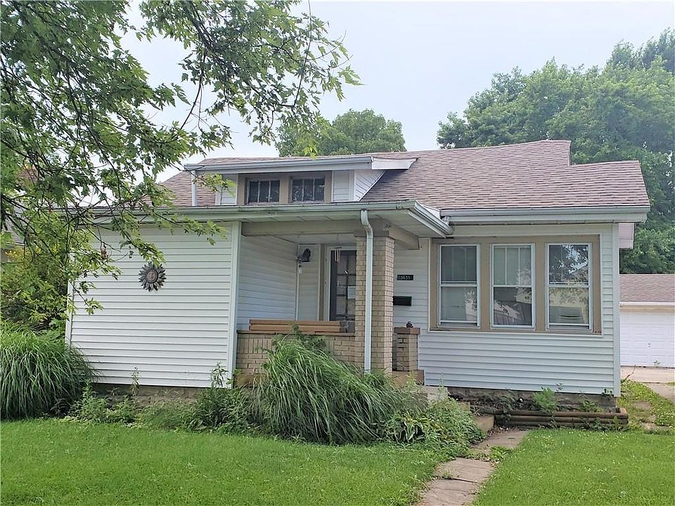 2nd image of 3633 Main St
