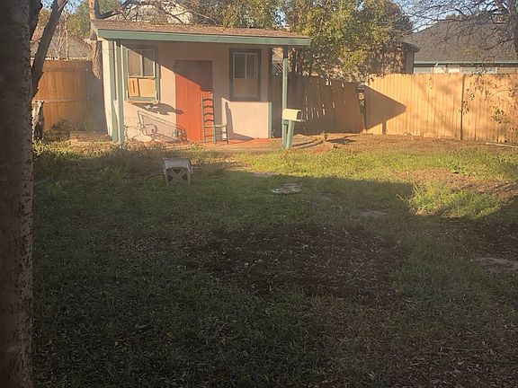 4th image of 407 Kalmia Dr