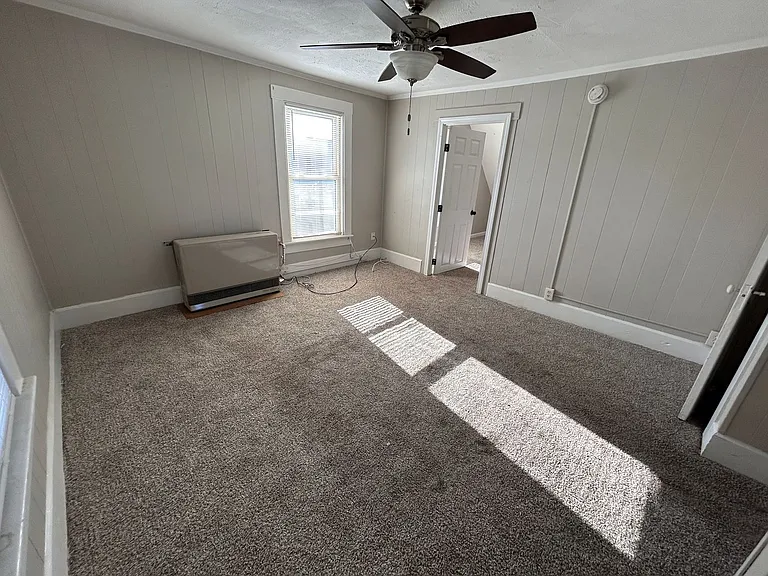 308 Bartlett St W — Photo 6