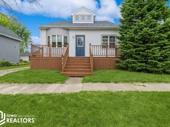 214 S High St, Baxter, IA 50028