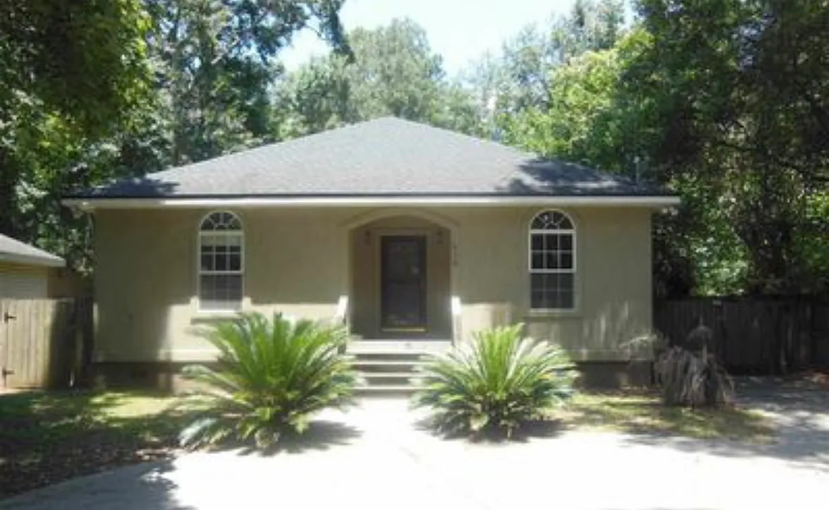 4 bed, 2224 sqft, $2,050 — Photo 1