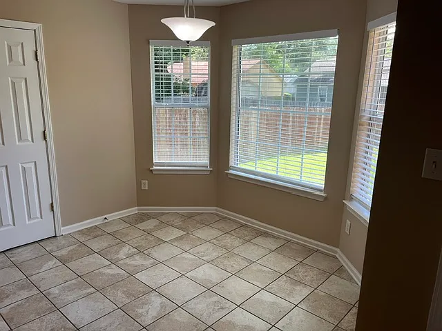 6555 Whitten Grove Dr — Photo 6