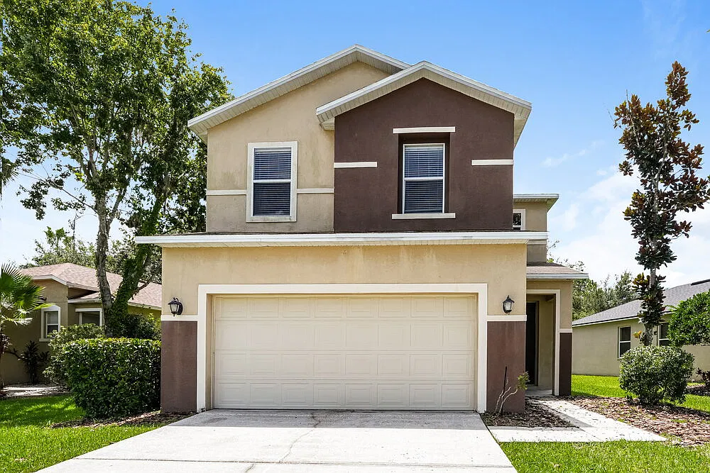 3 bed, 2.0 bath, 1871 sqft, $2,180 — Photo 1