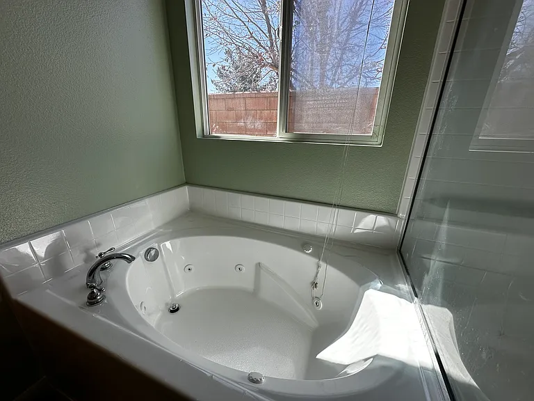 Emerald Ave — Photo 25