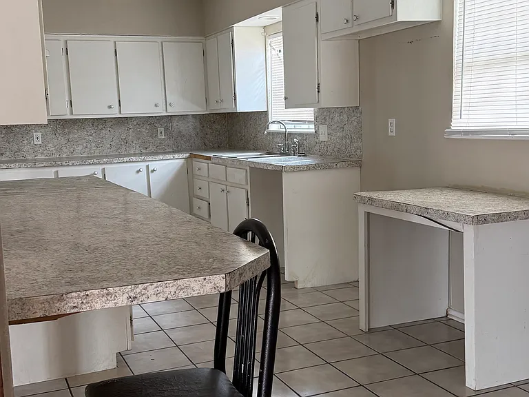 1800 Walnut Ave — Photo 6