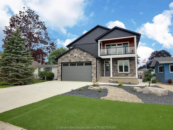 4676 Riverside Dr, Saint Clair, ON N0P 2B0