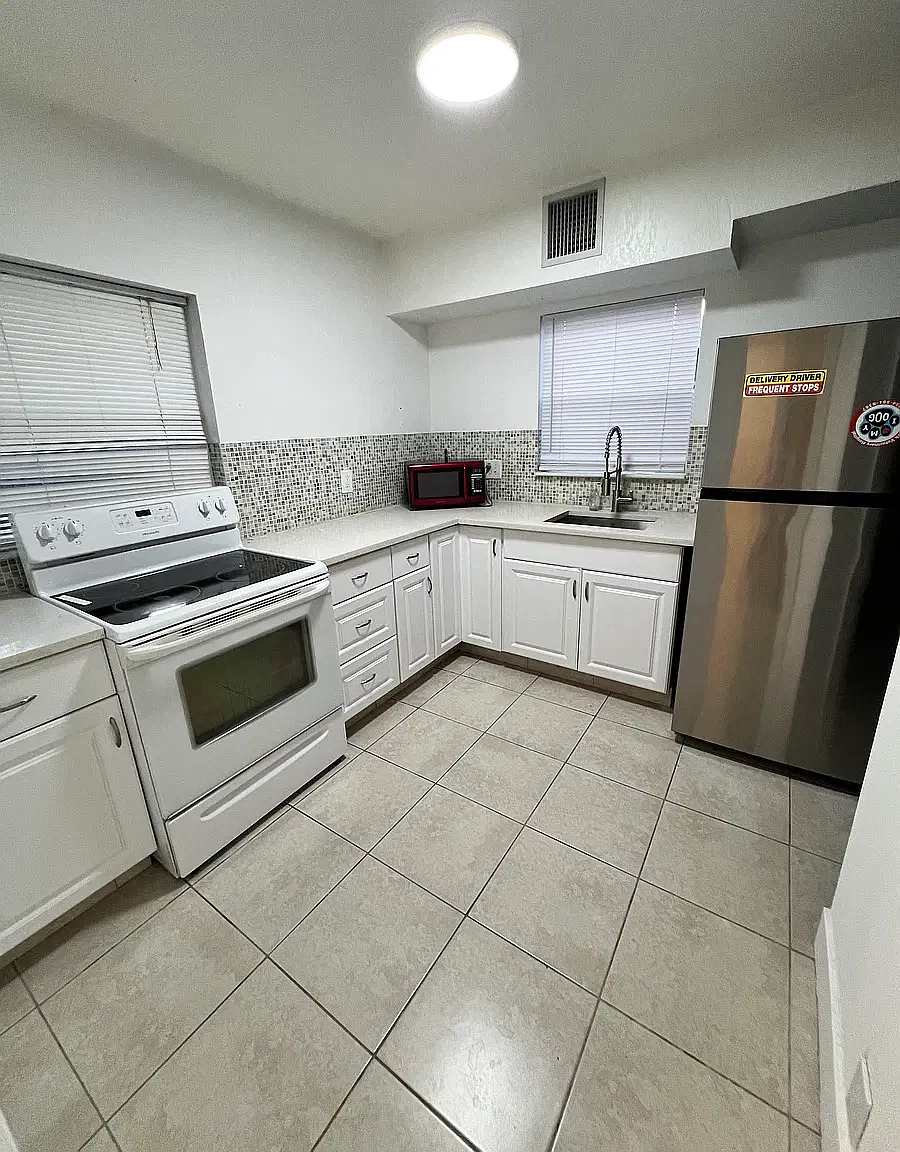 4160 NW 12th Ave — Photo 2