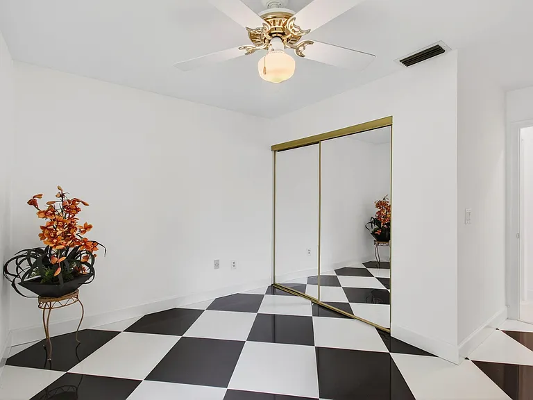 6105 Via Laguna Ln — Photo 49