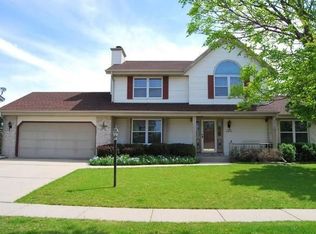 W210N16570 Glencoe Ln, Jackson, WI 53037
