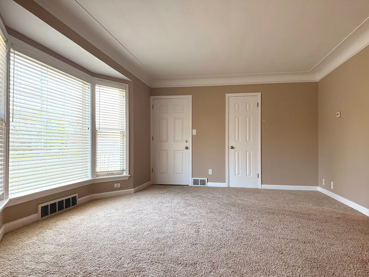 2 bed, 1200 sqft, $1,434 — Photo 4