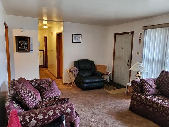 3rd image of 15520 Lincoln Ave