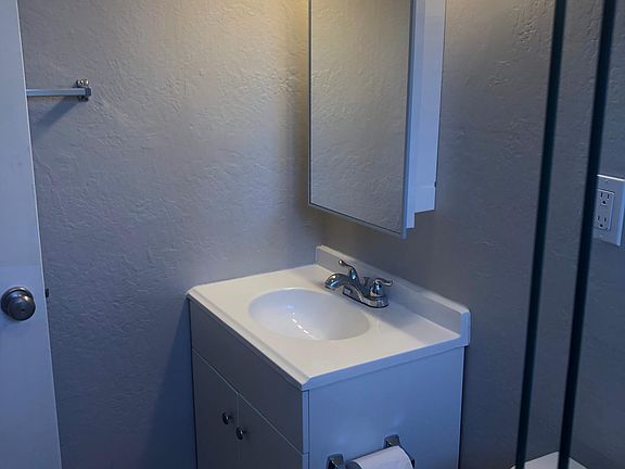 4th image of 930 Ironwood Dr APT 1