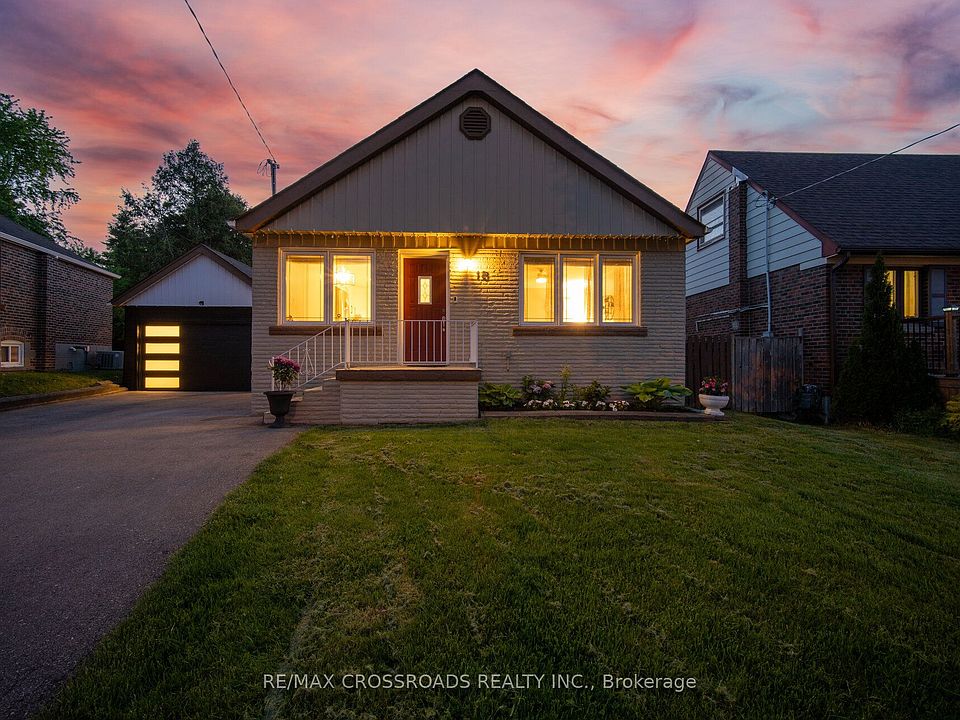1st image of 18 Adanac Dr