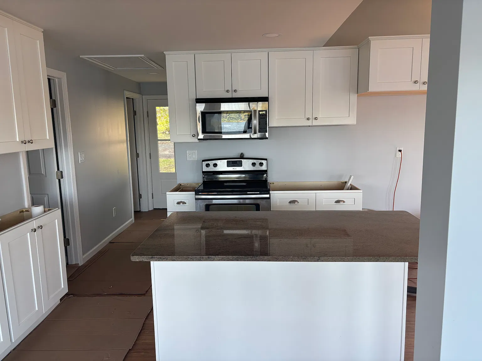 2 bed, 1000 sqft, $3,200 — Photo 4
