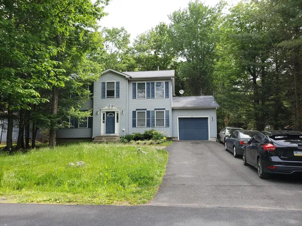 328 Scotch Pine Dr, Pocono Summit, PA 18346