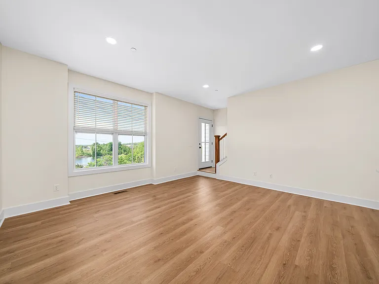 1427 Spring Pointe Ln — Photo 13