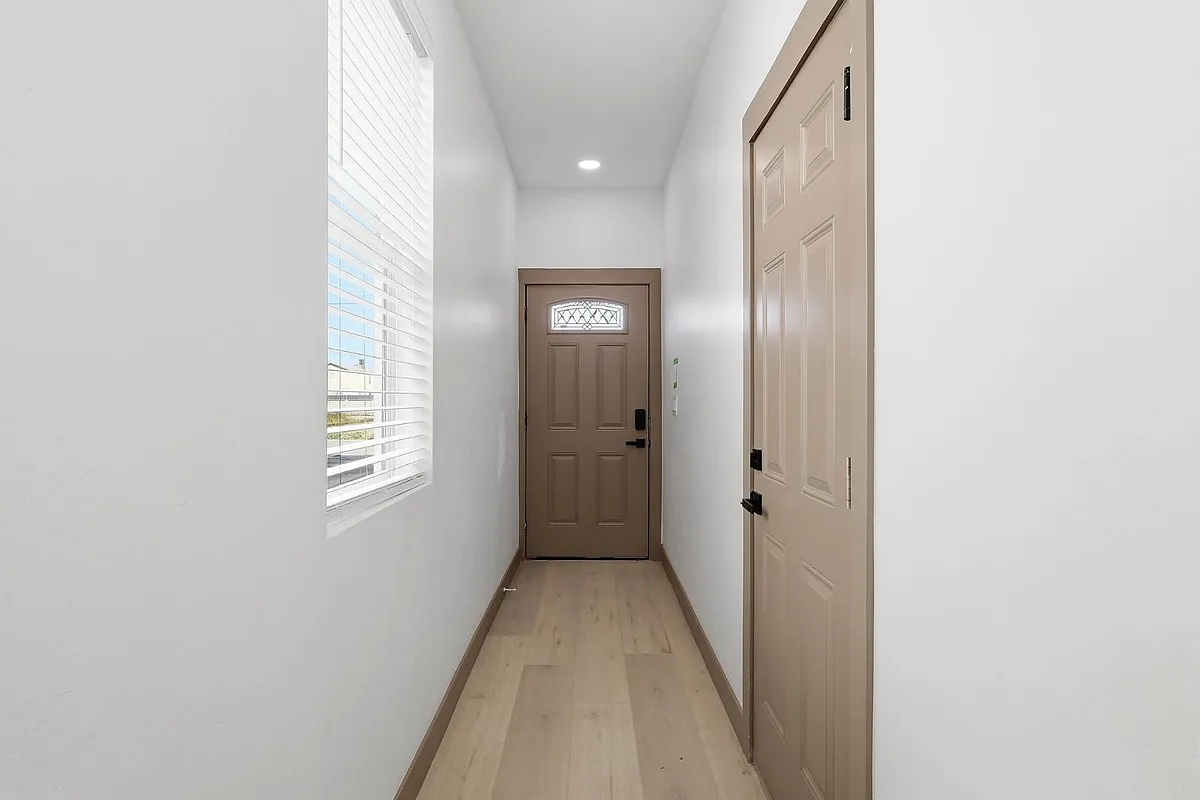 Building Photo - 2809 E Trumbull Rd #1