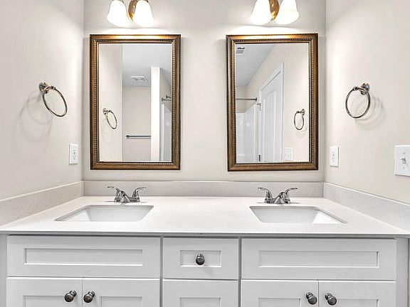 4th image of 7476 Paisley Cir